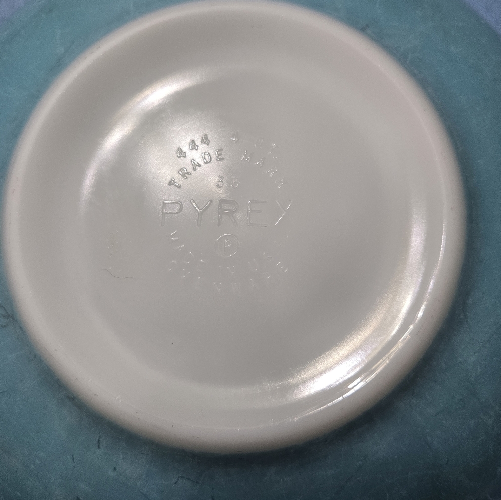 Pyrex Vintage Amish Butterprint 444 4 qt Mixing Bowl 1957-1968 - Picture 5 of 5